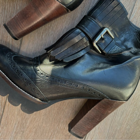 Gorgeous black boots! - Picture 2 of 16